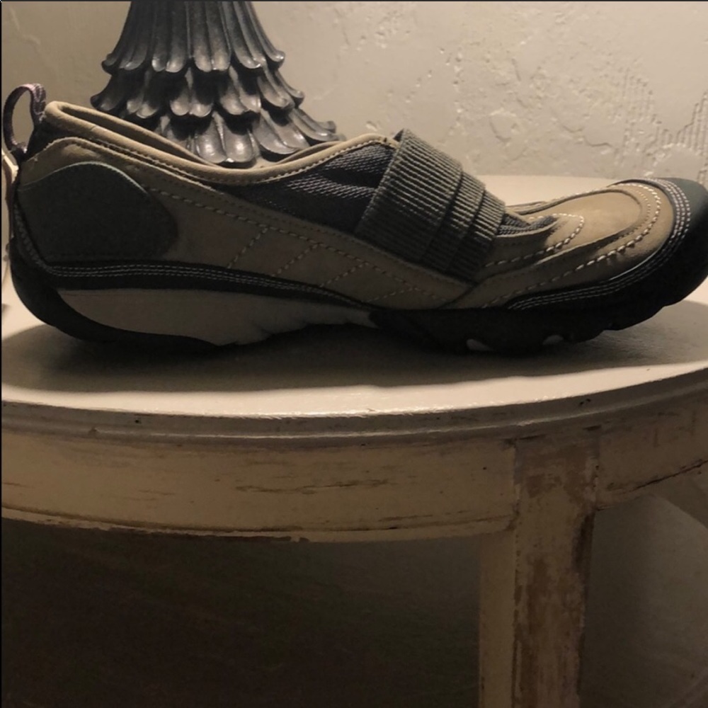 Merrell vibram soles slip on walking shoes